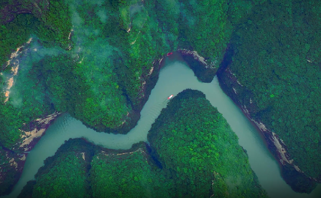 【“飞阅”中国】峡谷苍翠 夏意渐浓