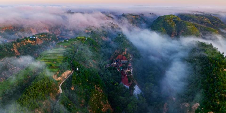 【“飞阅”中国】云海山峦“绘”仙境